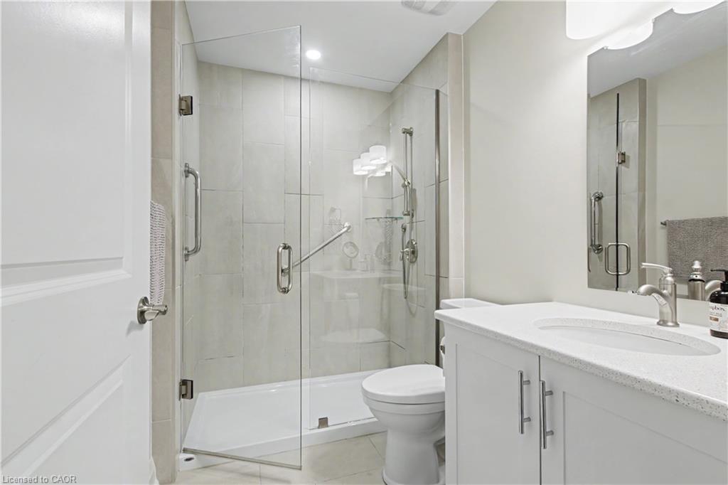 82 Szollosy Circle Property Photo 13