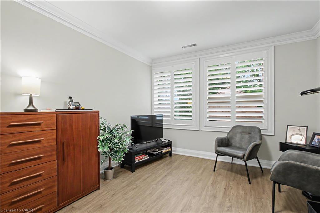 82 Szollosy Circle Property Photo 15