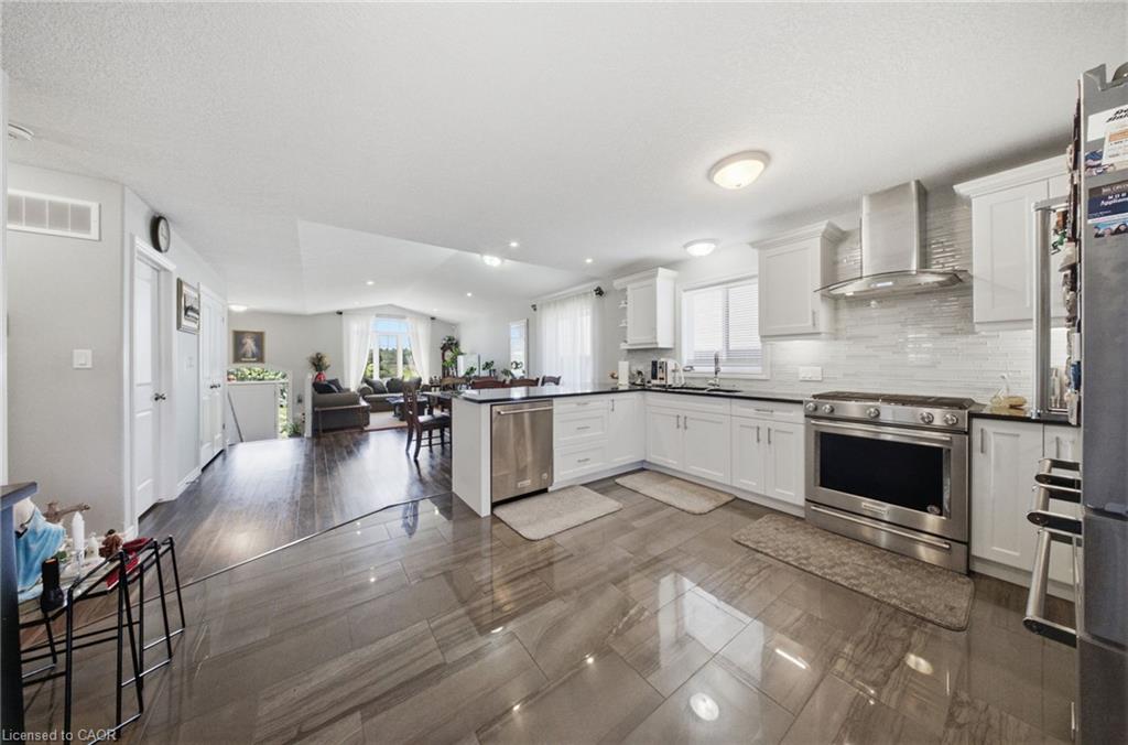 360 Dover Avenue Property Photo 15