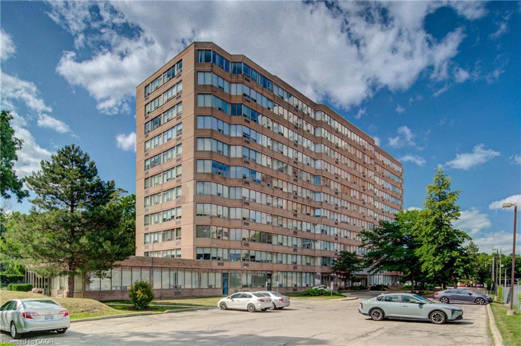 409-3227 King Street E Property Photo 1