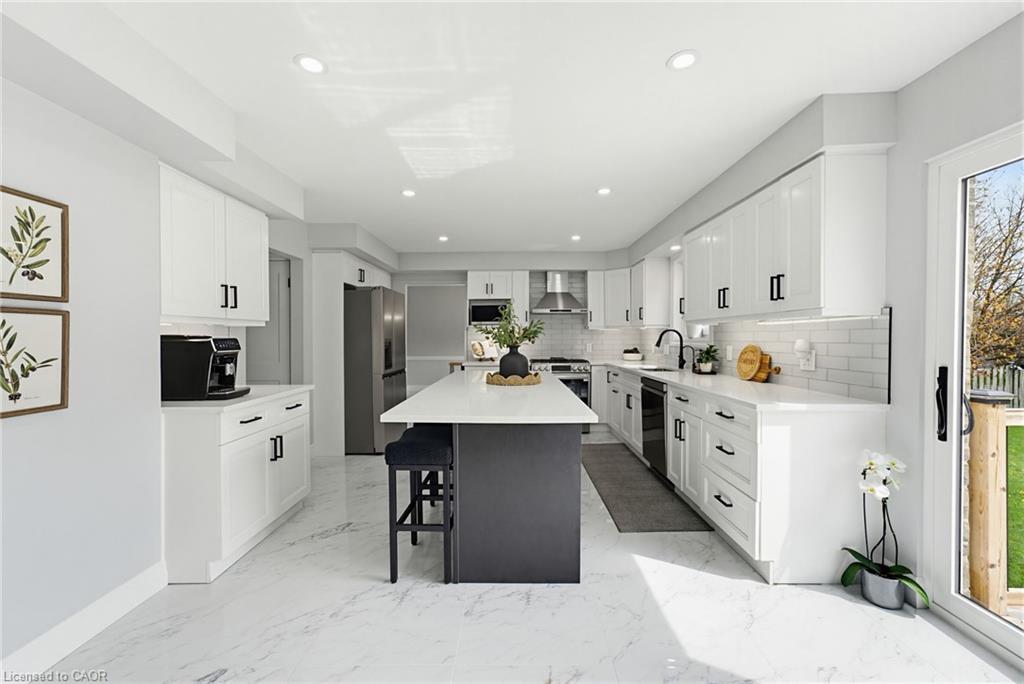 15 Danube Drive Property Photo 11