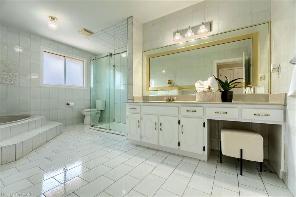 16 Vogue Court Property Photo 32