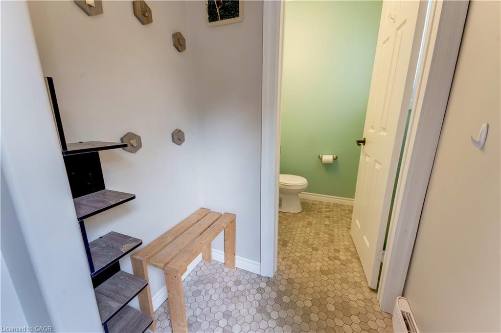 11 Nipigon Place Property Photo 16