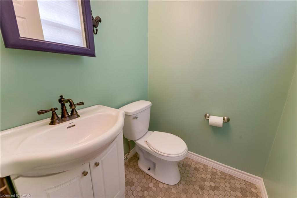 11 Nipigon Place Property Photo 17