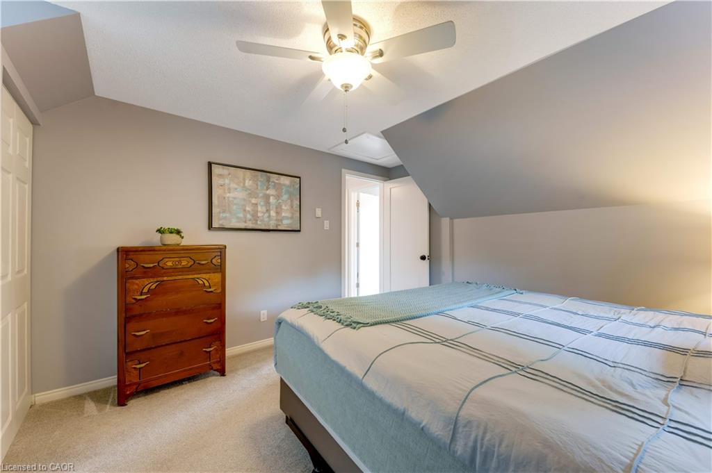 11 Nipigon Place Property Photo 19