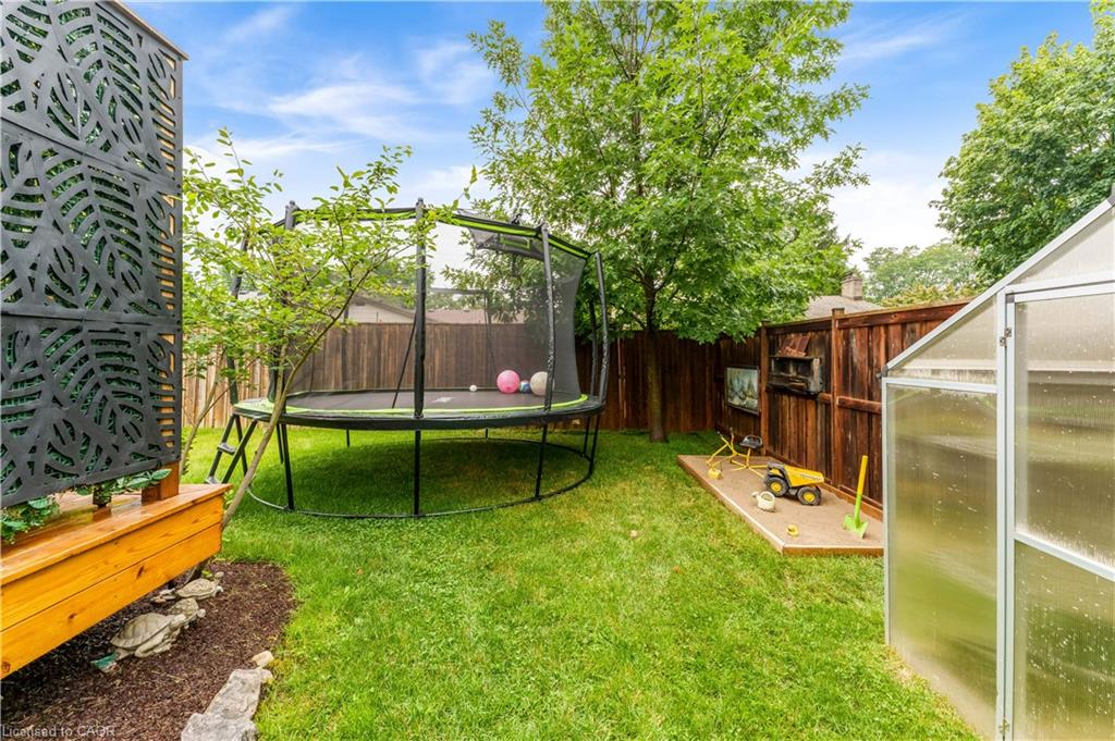 11 Nipigon Place Property Photo 41