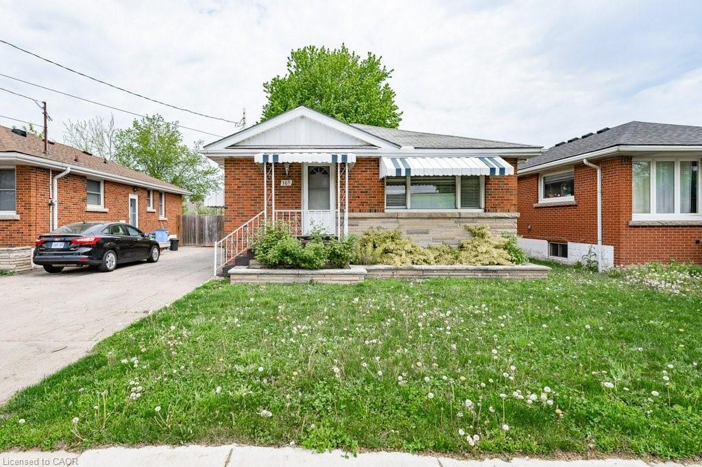 305 Mohawk Road E Property Photo 2