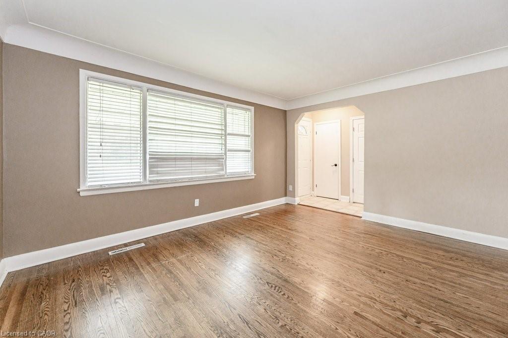 305 Mohawk Road E Property Photo 5
