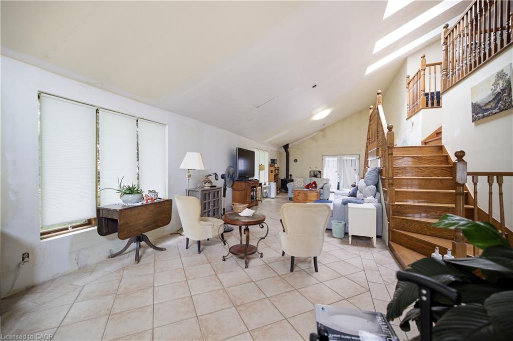 104 Sideroad 18 Property Photo 6