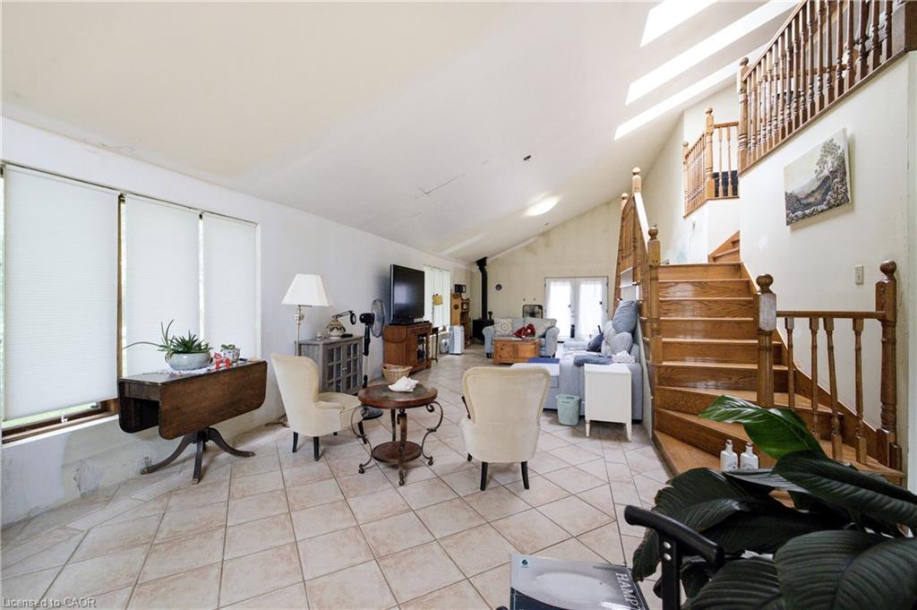104 Sideroad 18 Property Photo 8