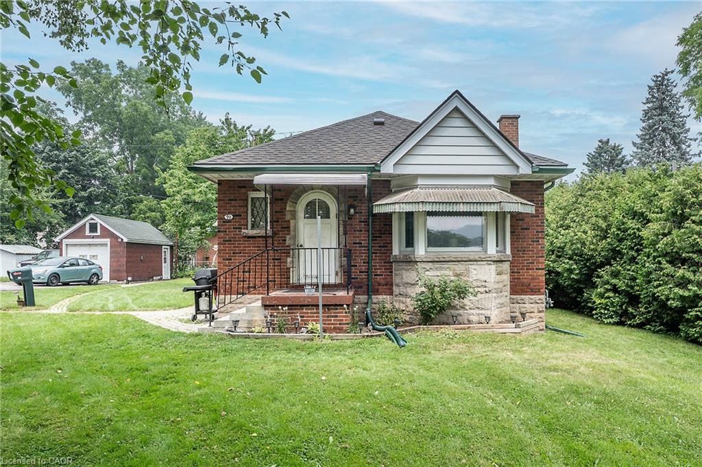 90 Osler Drive Property Photo 1