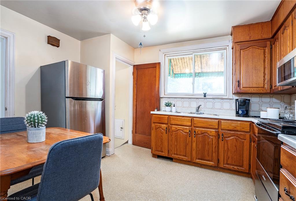 90 Osler Drive Property Photo 9