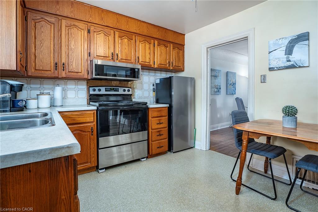 90 Osler Drive Property Photo 12