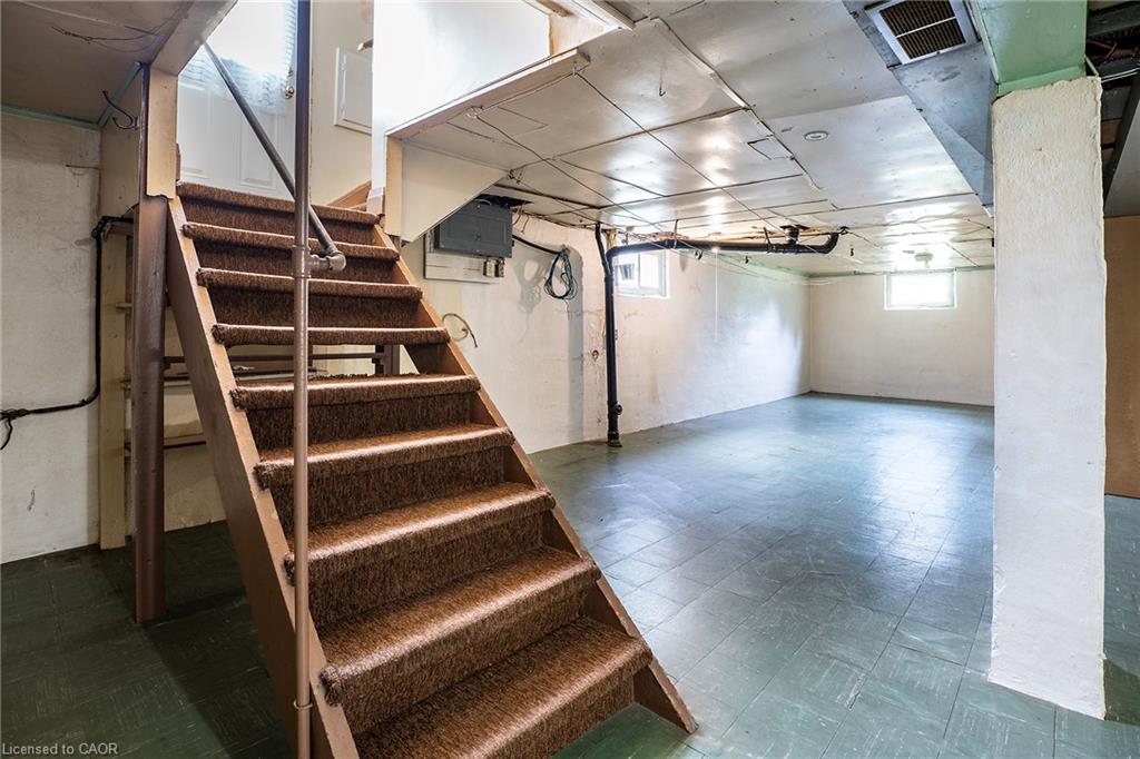 90 Osler Drive Property Photo 16