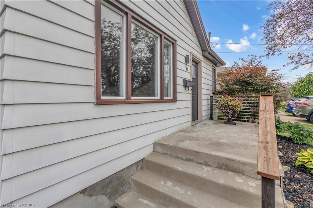 76 Wood Street Property Photo 5