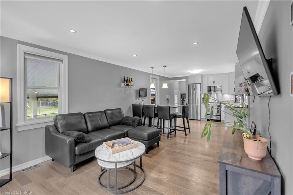 76 Wood Street Property Photo 7