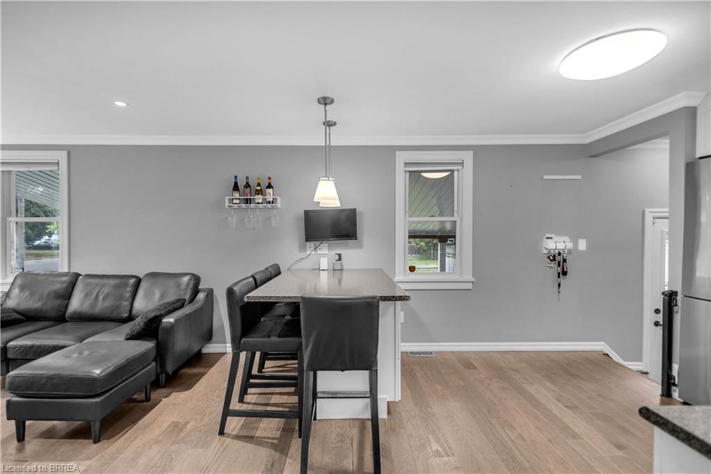 76 Wood Street Property Photo 10