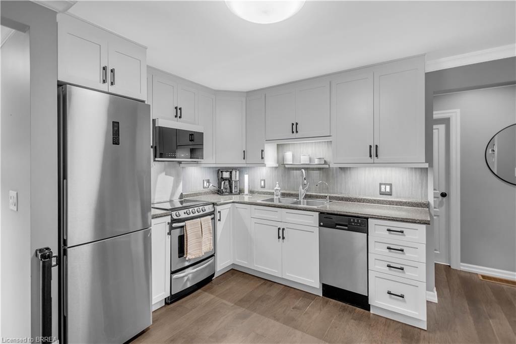 76 Wood Street Property Photo 13