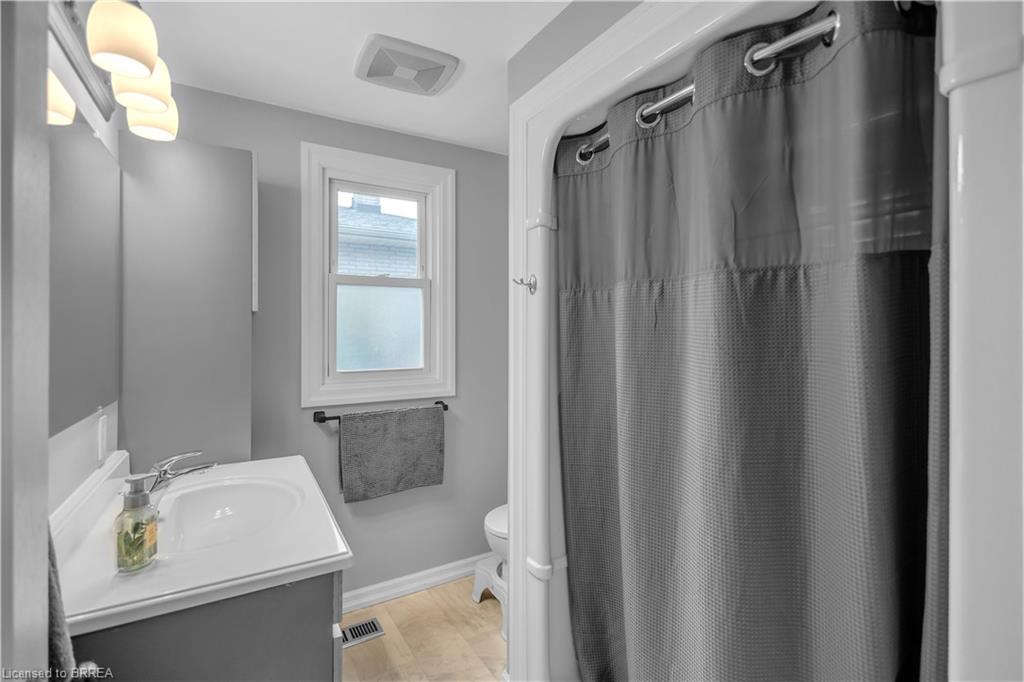 76 Wood Street Property Photo 20