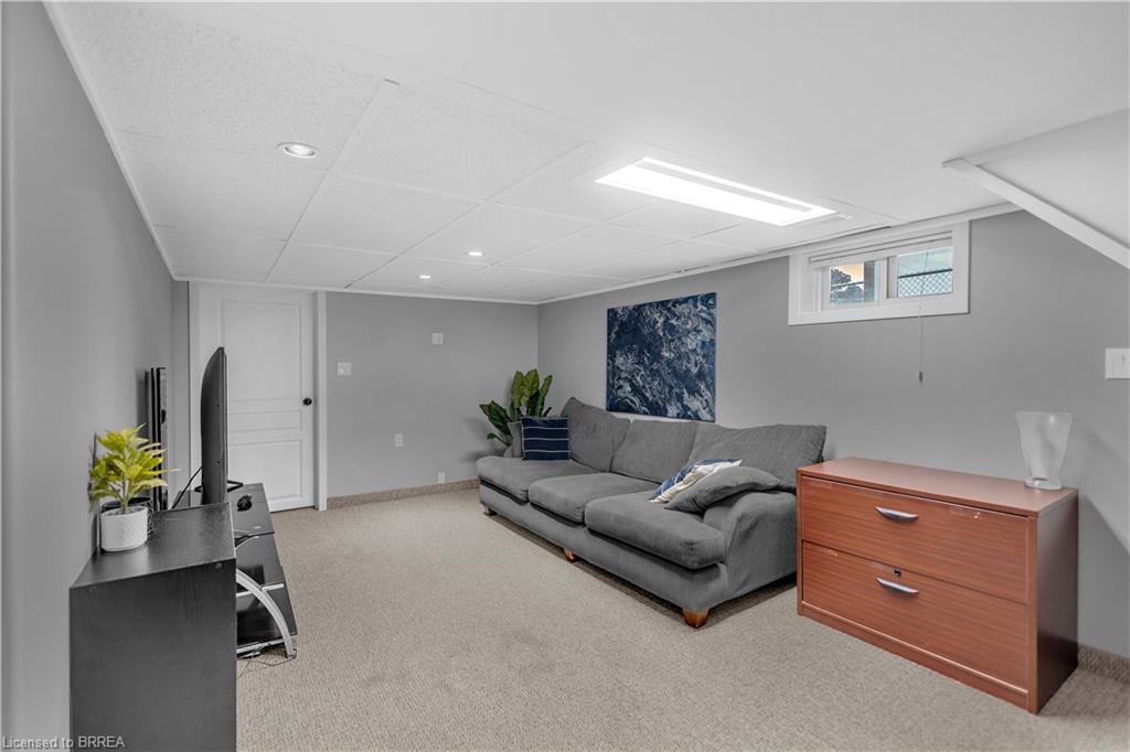 76 Wood Street Property Photo 22