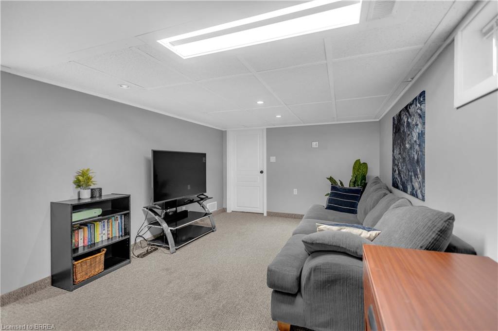 76 Wood Street Property Photo 23