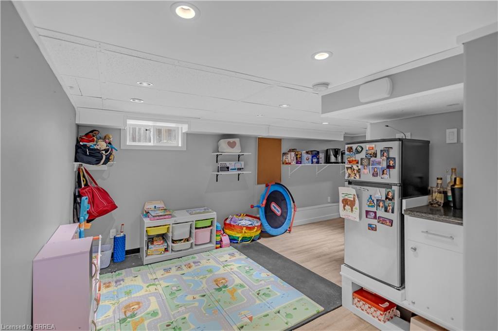 76 Wood Street Property Photo 25