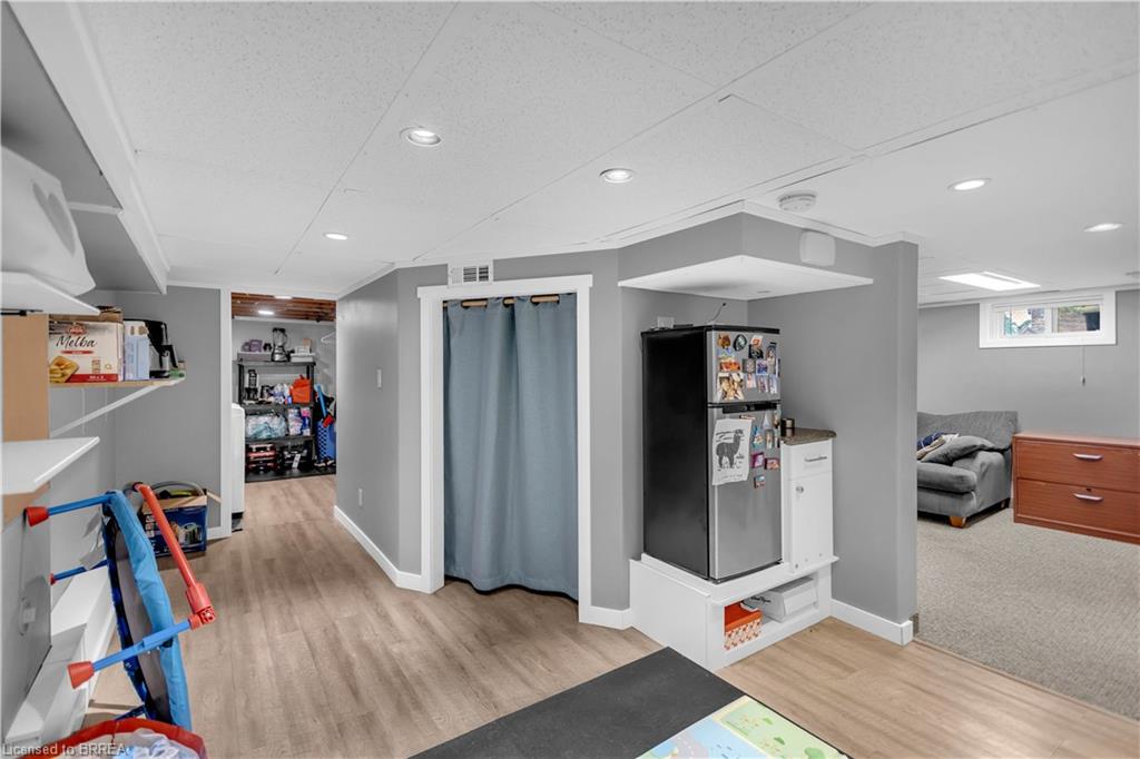76 Wood Street Property Photo 26