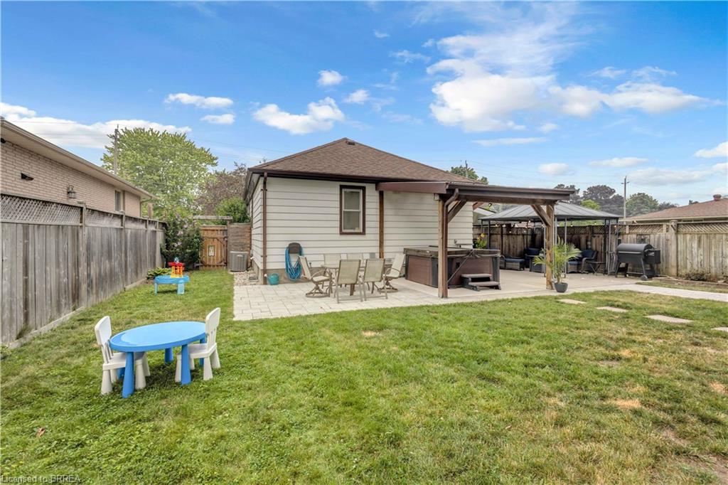 76 Wood Street Property Photo 37