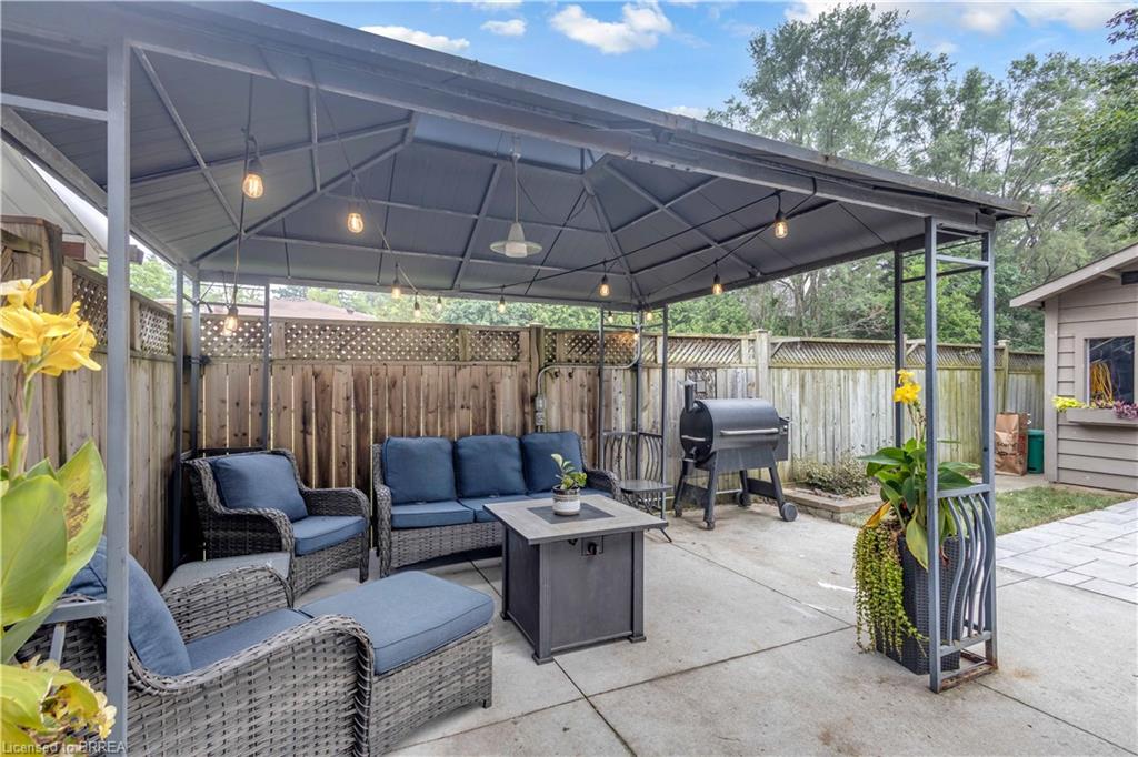 76 Wood Street Property Photo 39