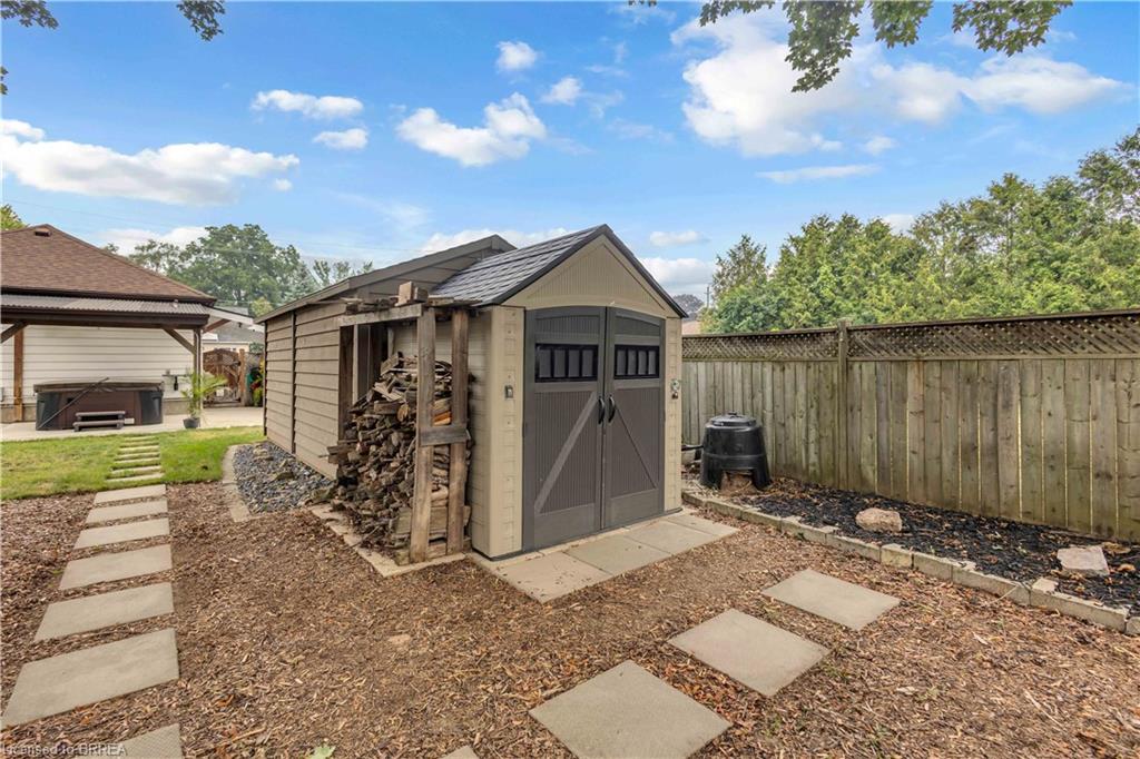 76 Wood Street Property Photo 44
