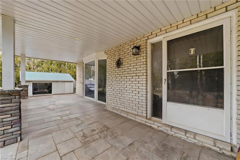 5607 Tenth Line Property Photo 2