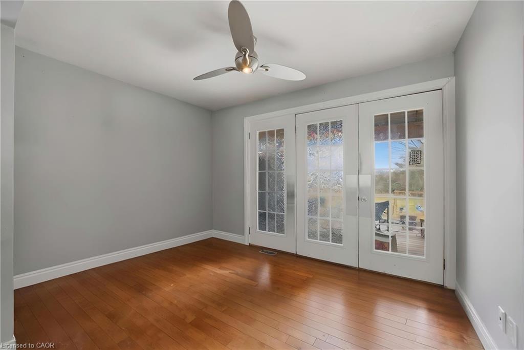 5607 Tenth Line Property Photo 13