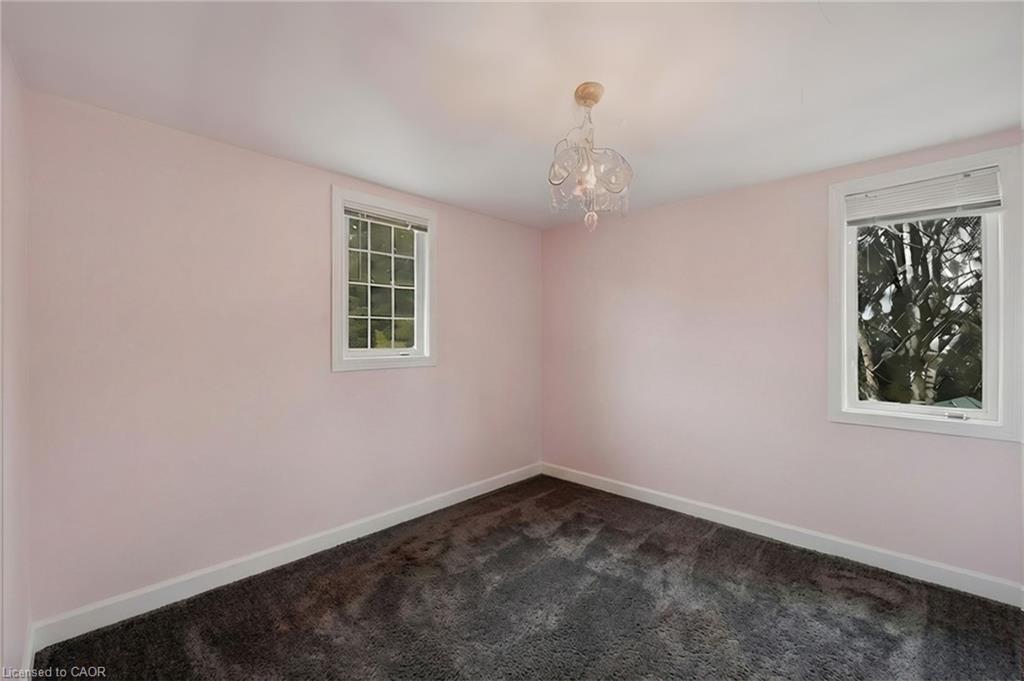 5607 Tenth Line Property Photo 22