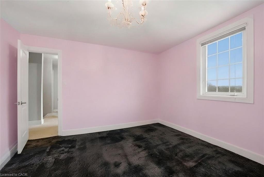 5607 Tenth Line Property Photo 23