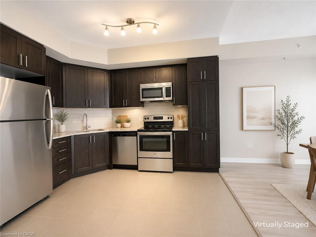 605-560 North Service Road Property Photo 7