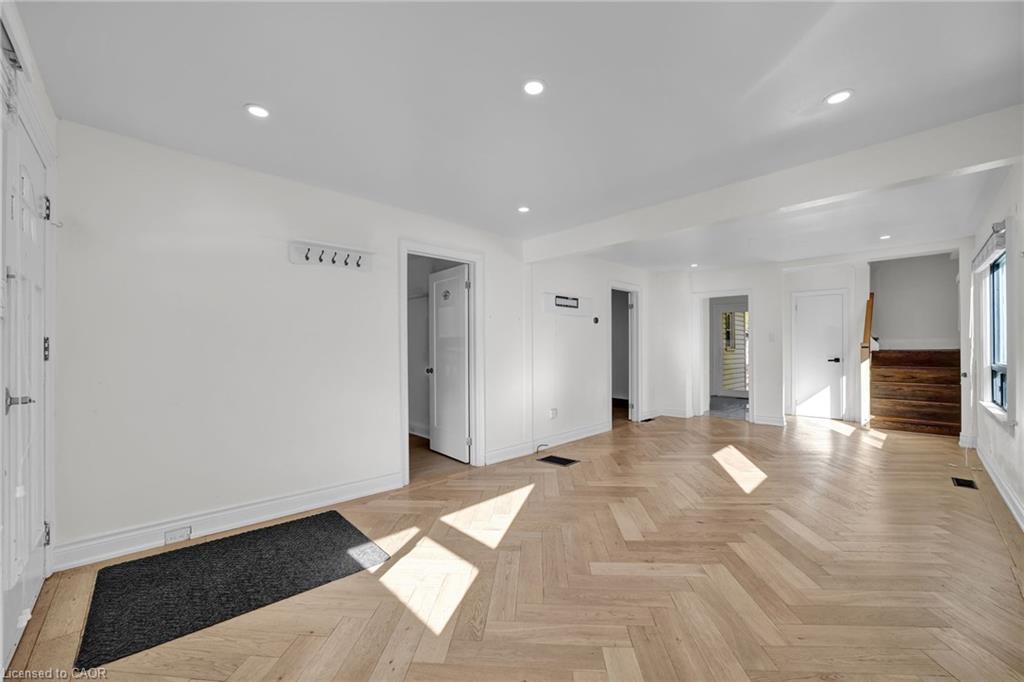 153 Clarence Street Property Photo 6