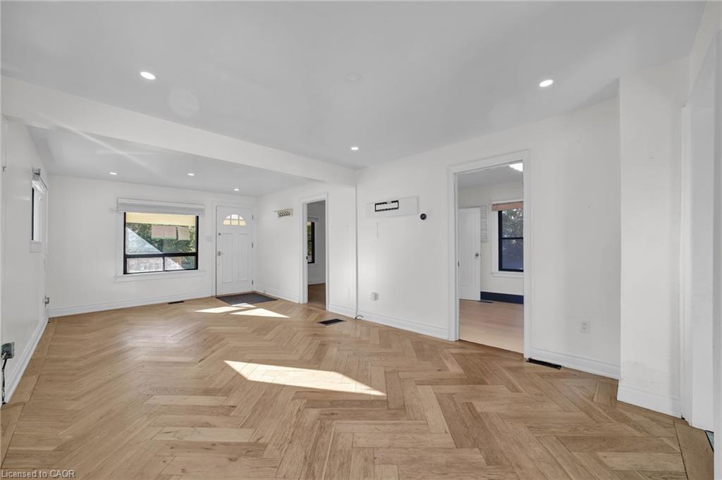 153 Clarence Street Property Photo 7