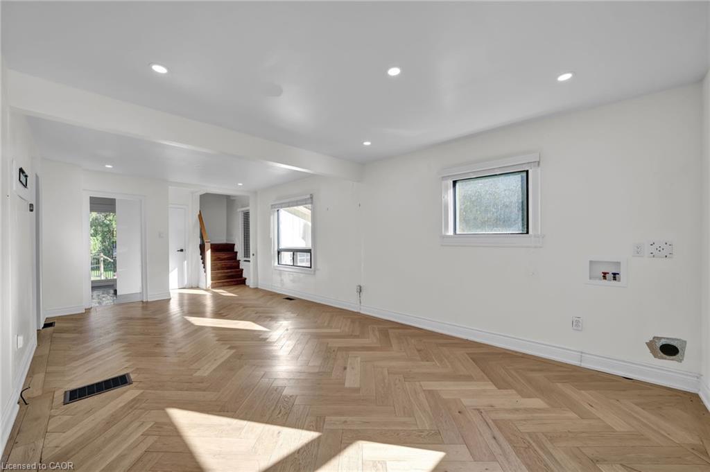 153 Clarence Street Property Photo 8