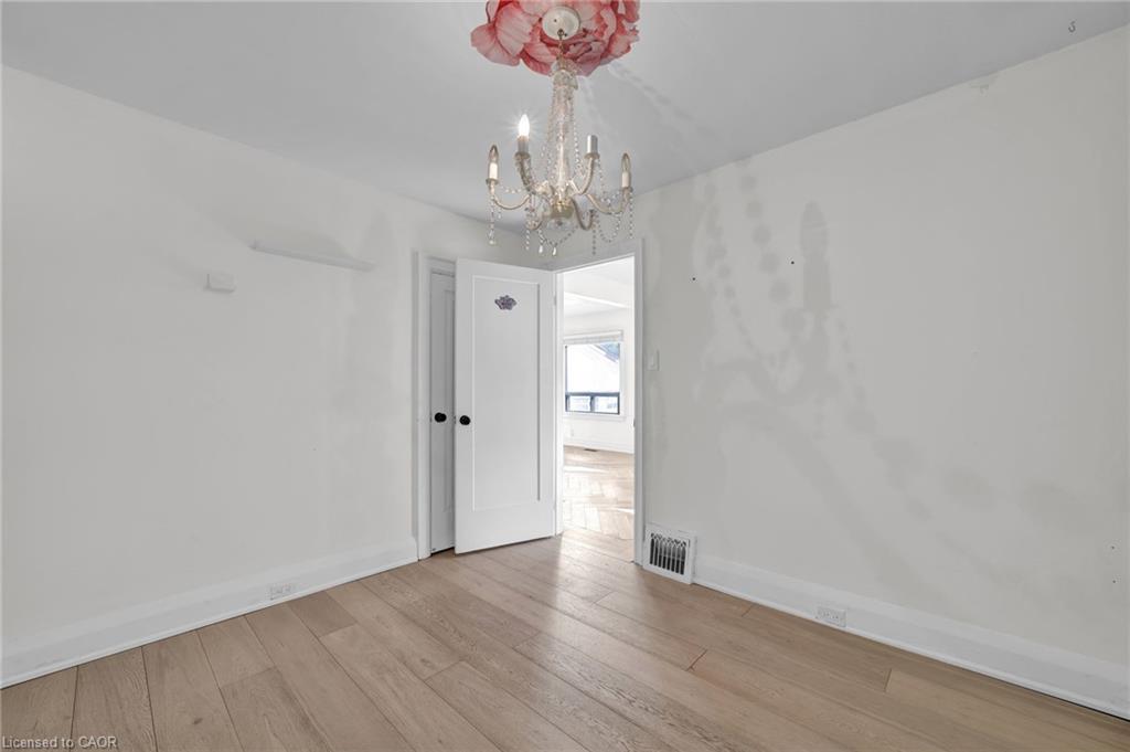 153 Clarence Street Property Photo 10