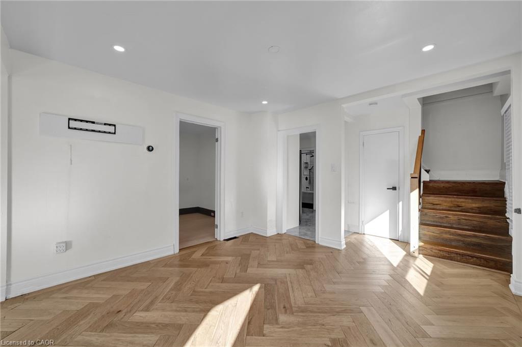 153 Clarence Street Property Photo 12