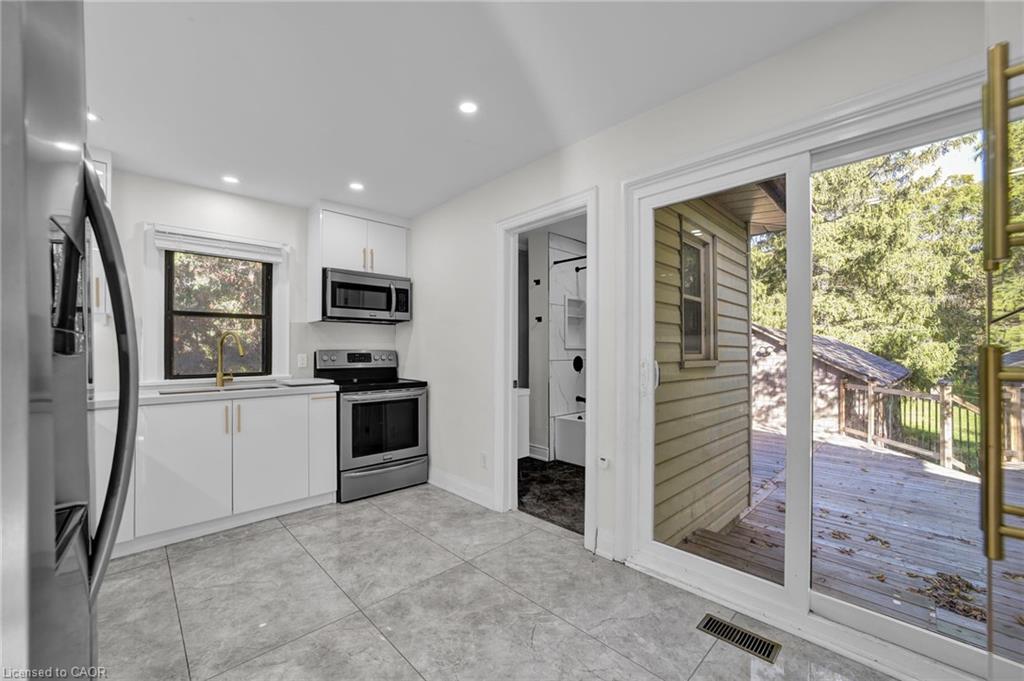 153 Clarence Street Property Photo 16