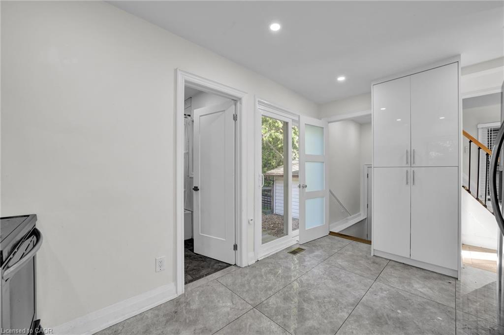 153 Clarence Street Property Photo 17