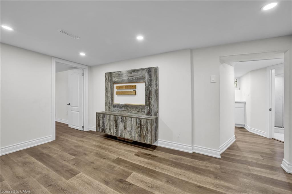 153 Clarence Street Property Photo 20