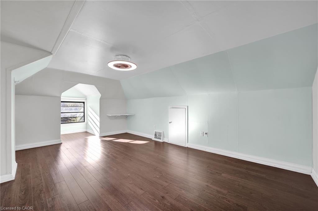 153 Clarence Street Property Photo 26