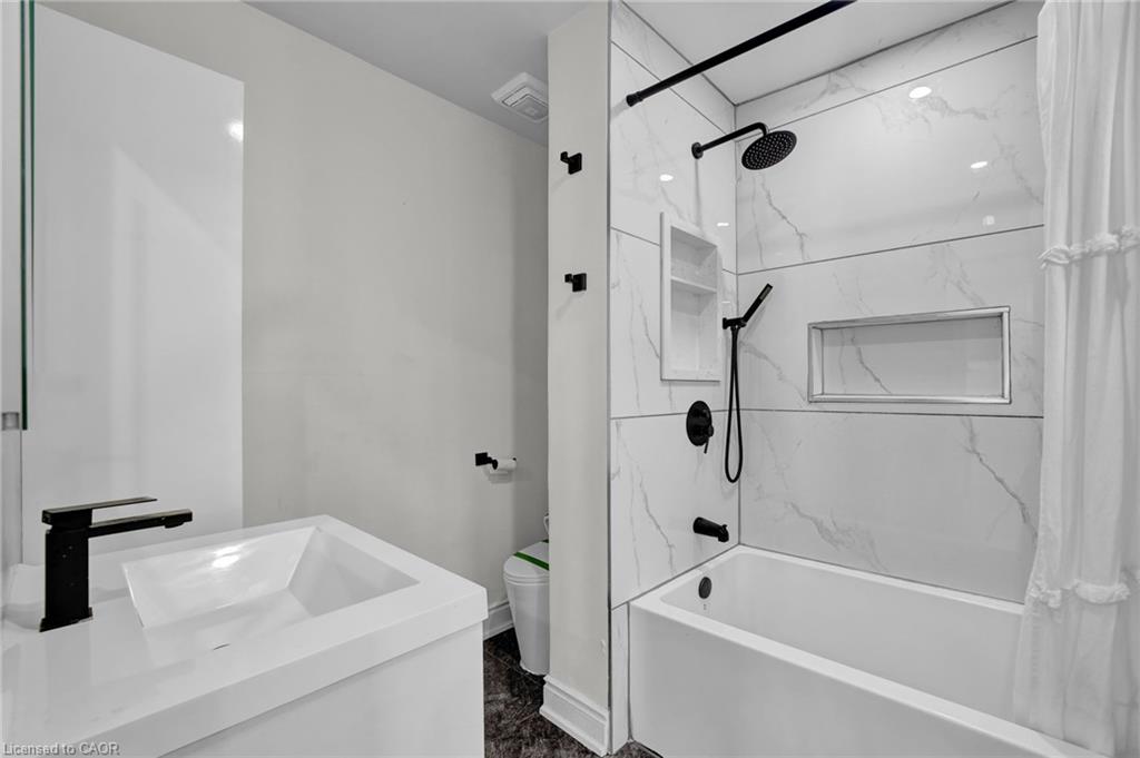 153 Clarence Street Property Photo 32
