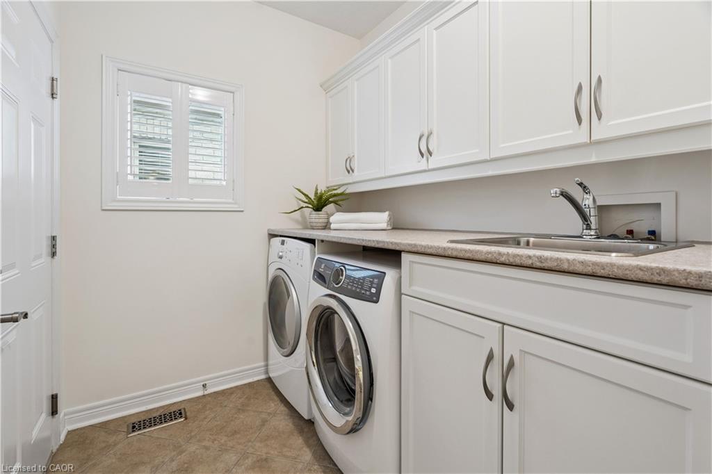 8-19 Simmonds Drive Property Photo 20