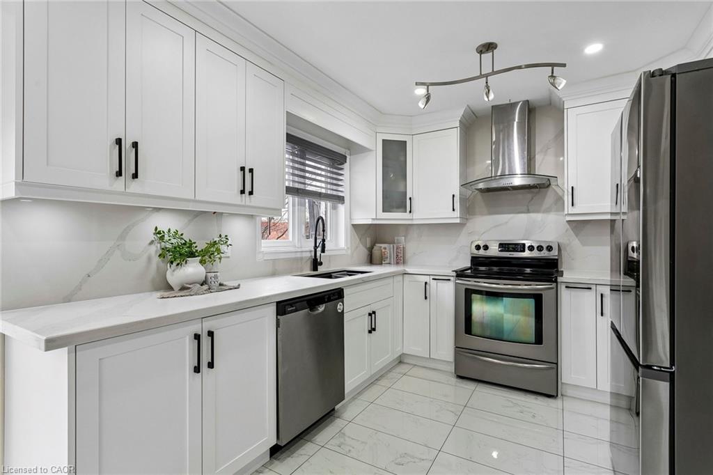 6769 Gracefield Drive Property Photo 4