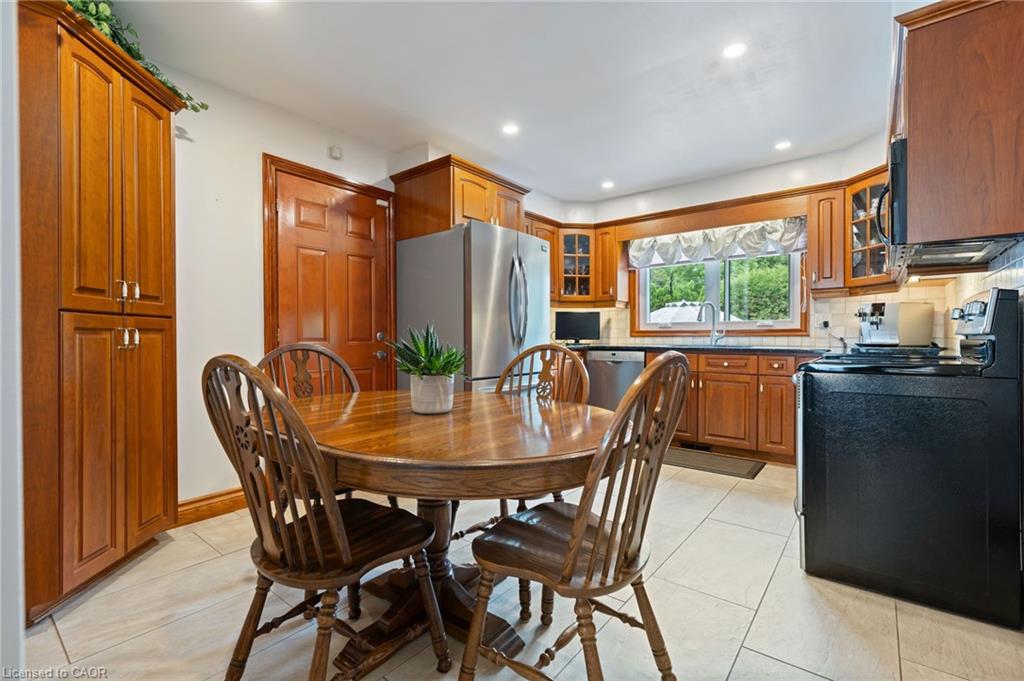 7 Thomson Road Property Photo 10