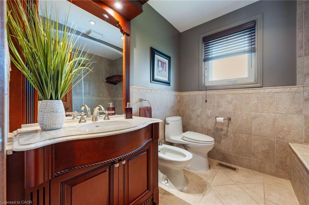 7 Thomson Road Property Photo 23