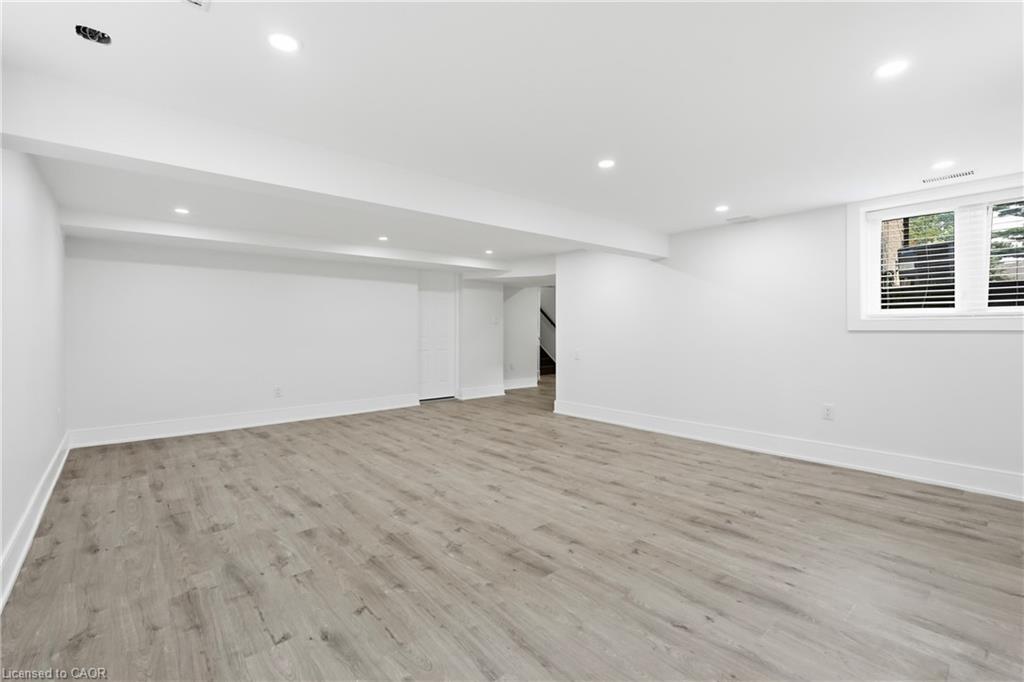 332 Woodworth Drive W Property Photo 32
